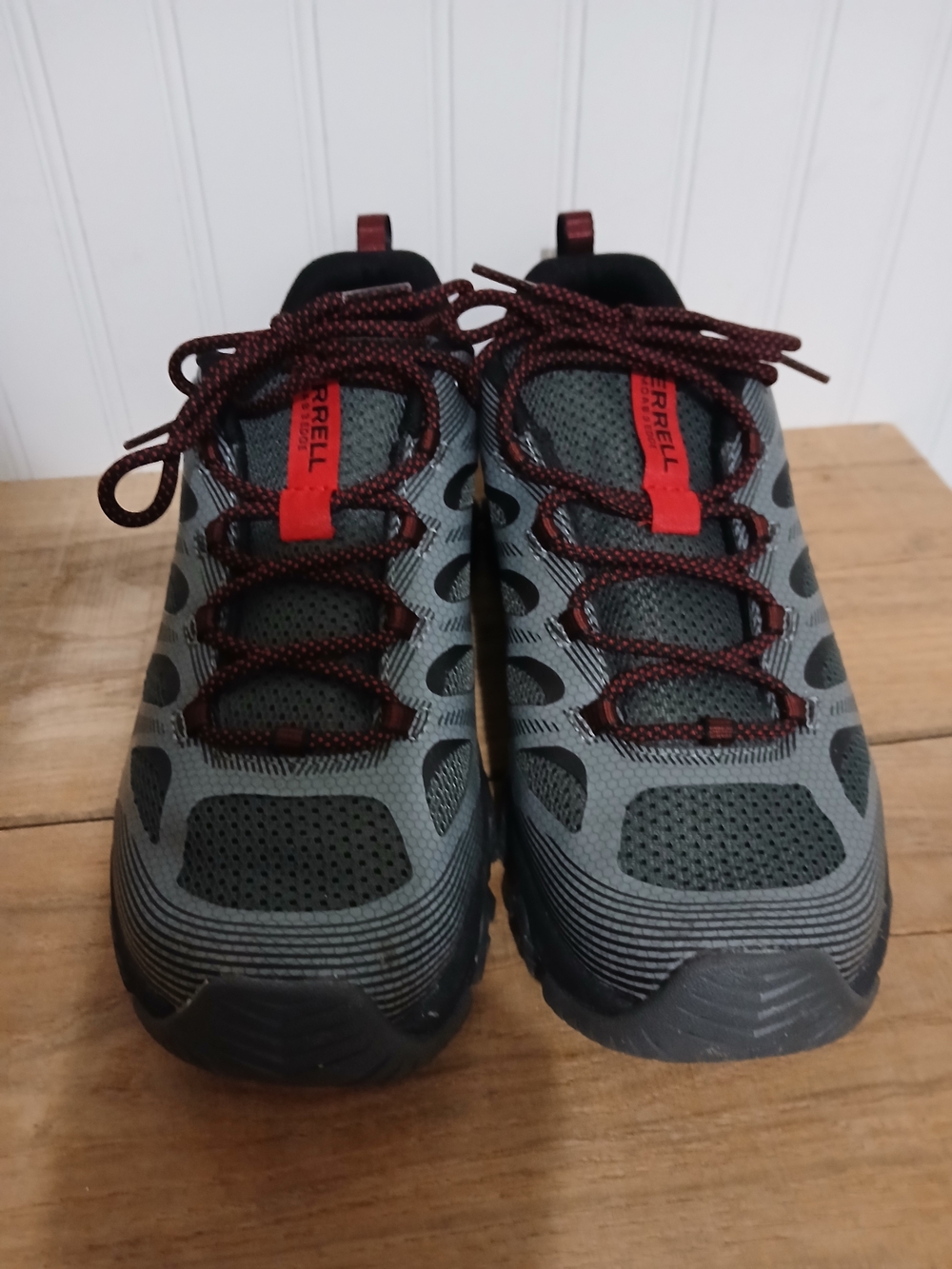 Merrell Men's Grey Trail Running Shoes with Red Accents - Picture 3 of 9